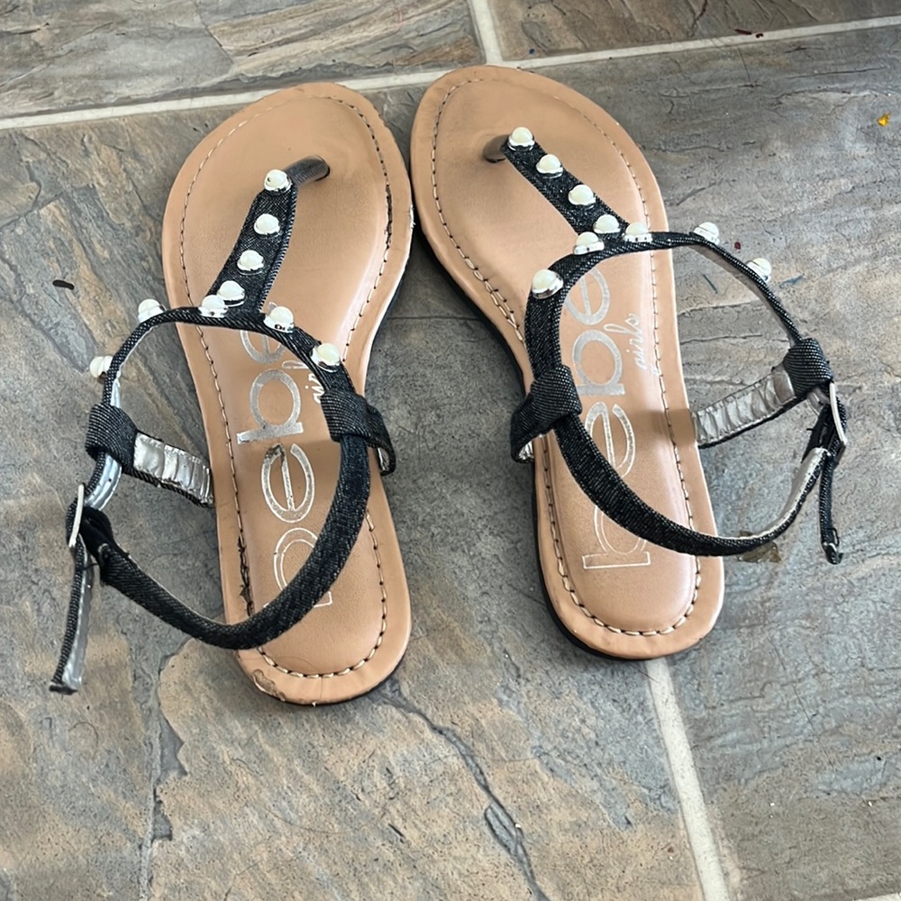 Bebe girls kids sandal USA size 2 with pearls, used once good condition